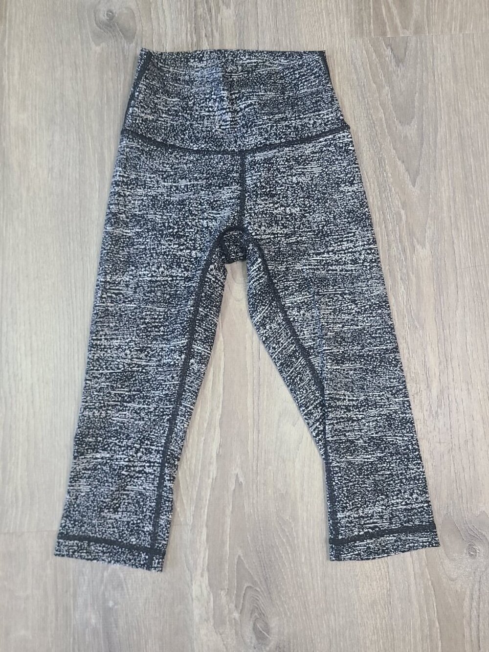 Lululemon Wunder Under High Rise Crop Leggings Suited Jacquard Black/White Sz 2